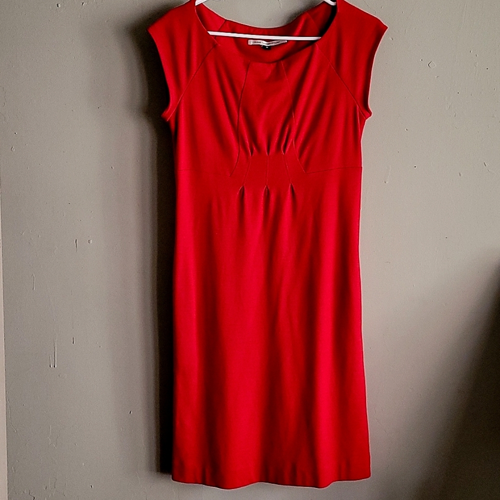 Red Diane von Furstenberg scoop neck dress w pockets sz 6